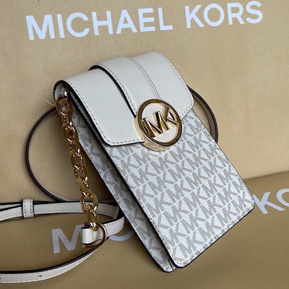 Michael Kors Carmen Small Logo Smartphone Crossbody Bag
Light Cream Multi - Picture 2 of 16